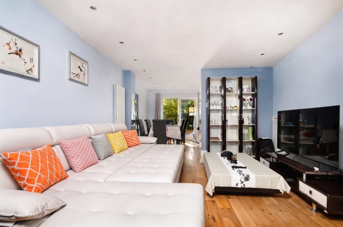 Garden Townhouse - living room