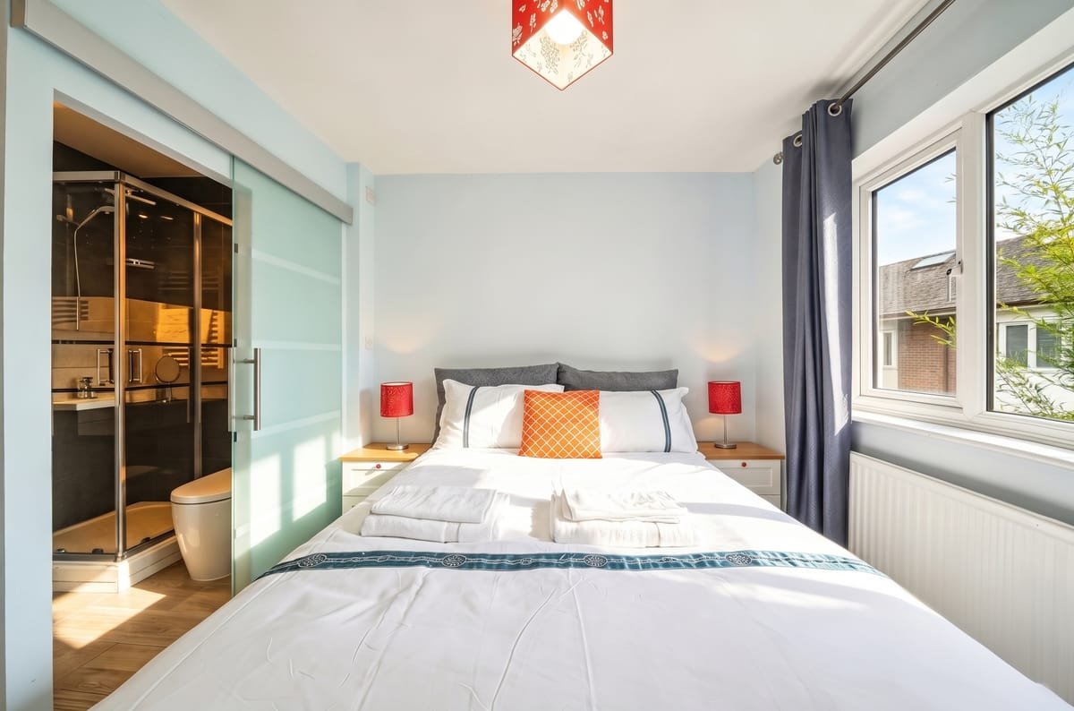 Garden Townhouse - master bedroom