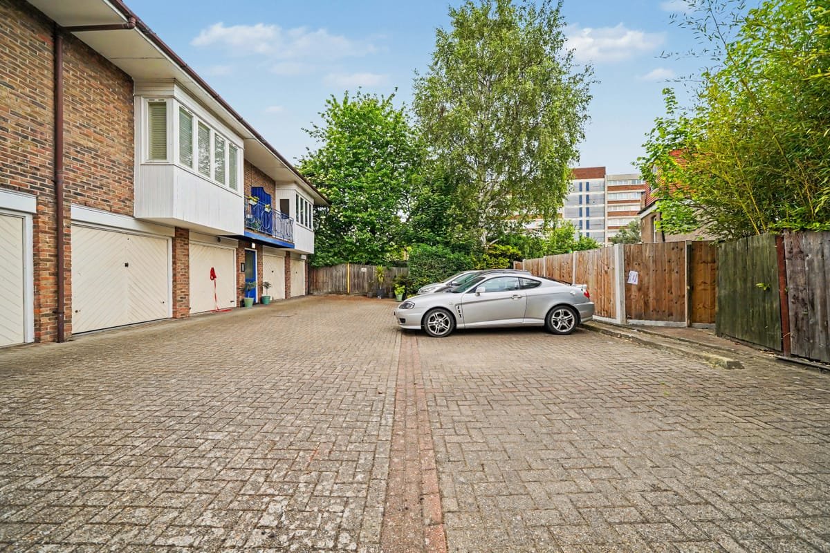 Garden Townhouse - outside