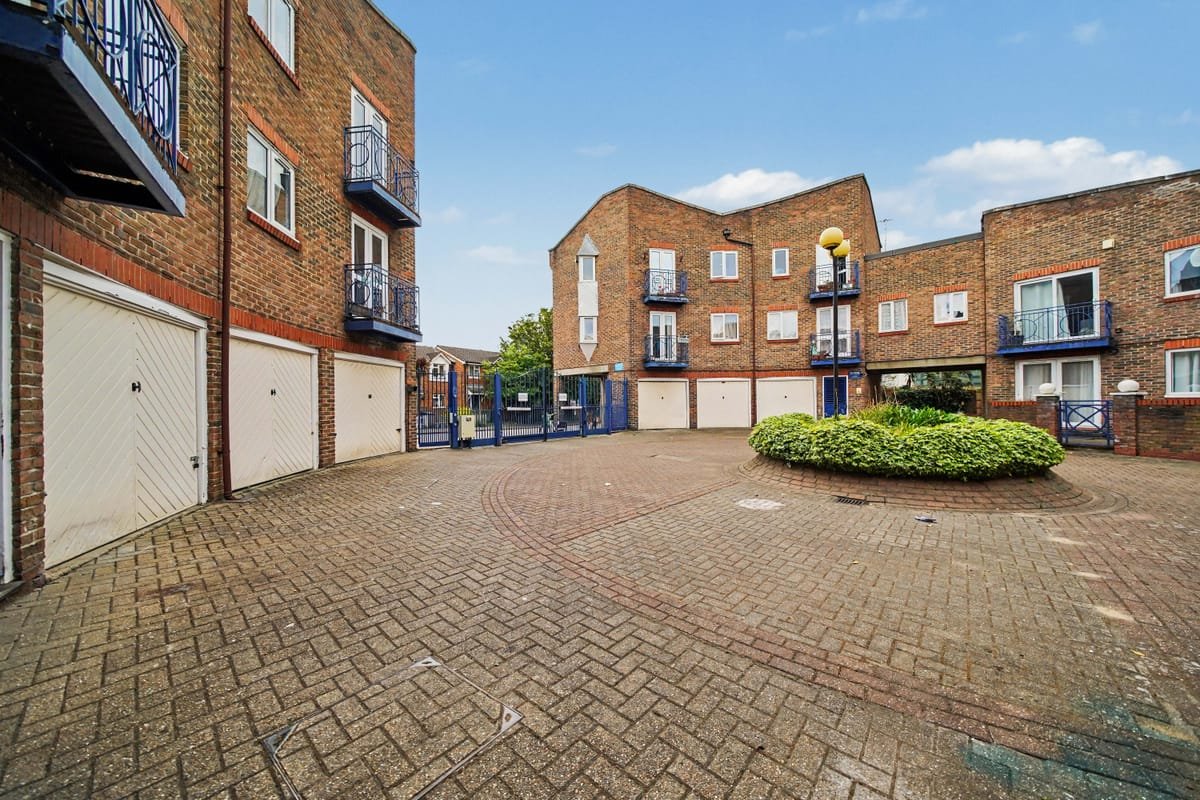 Garden Townhouse - outside