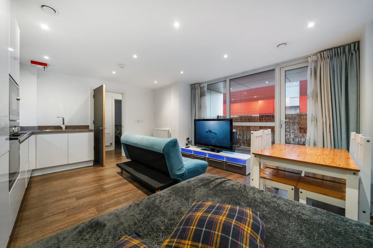 Riverside 1BR - living room & kitchen